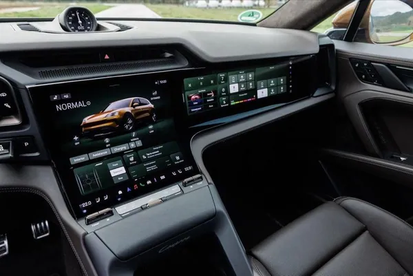 Салон Porsche Cayenne